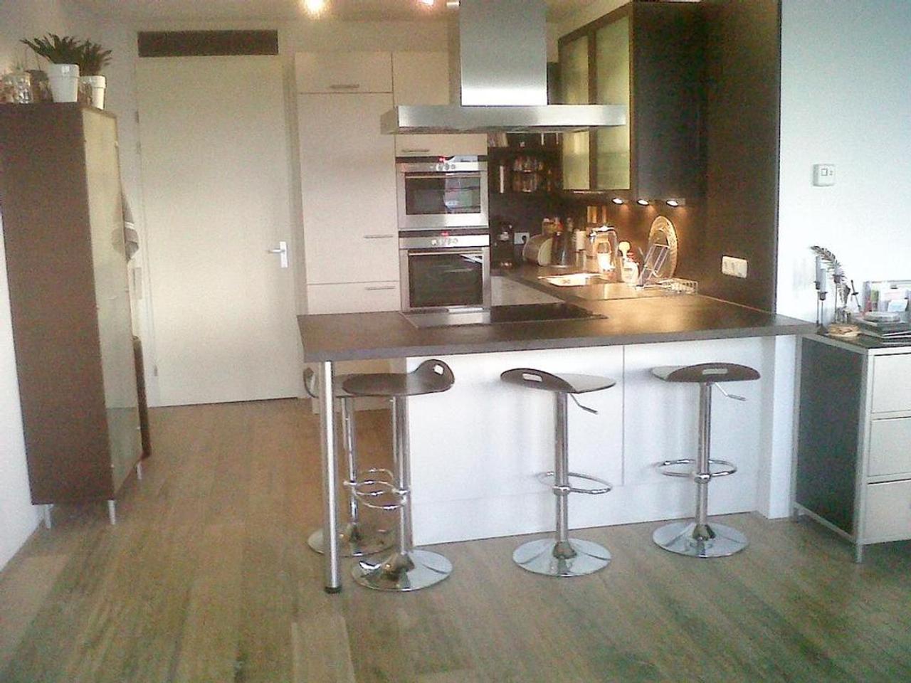 80 m² with sunny terrace and private parking - Image 3