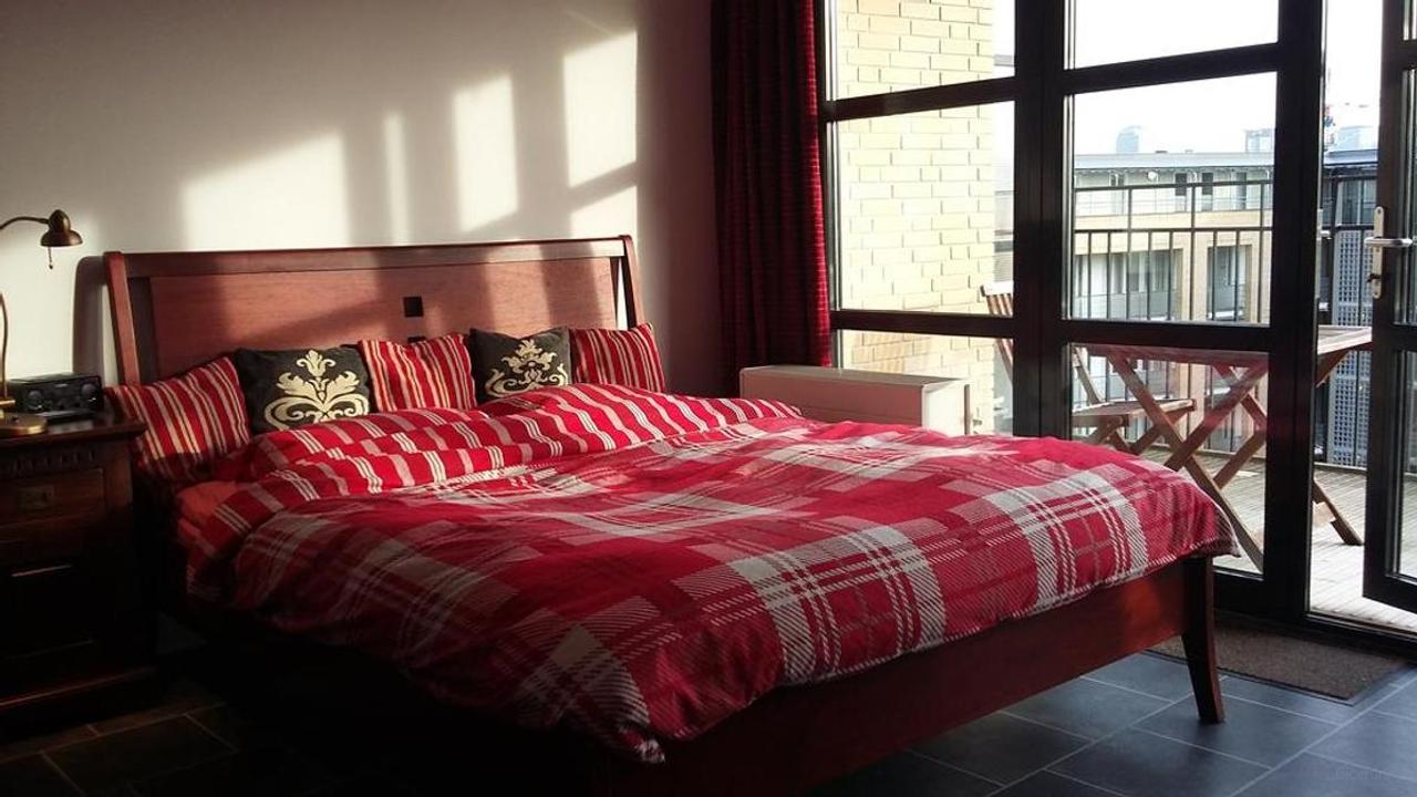 80 m² with sunny terrace and private parking - Image 7