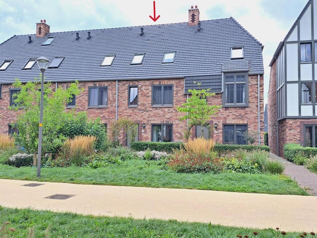 159 m² woonruimte met vijf slaapkamers - Afbeelding 1