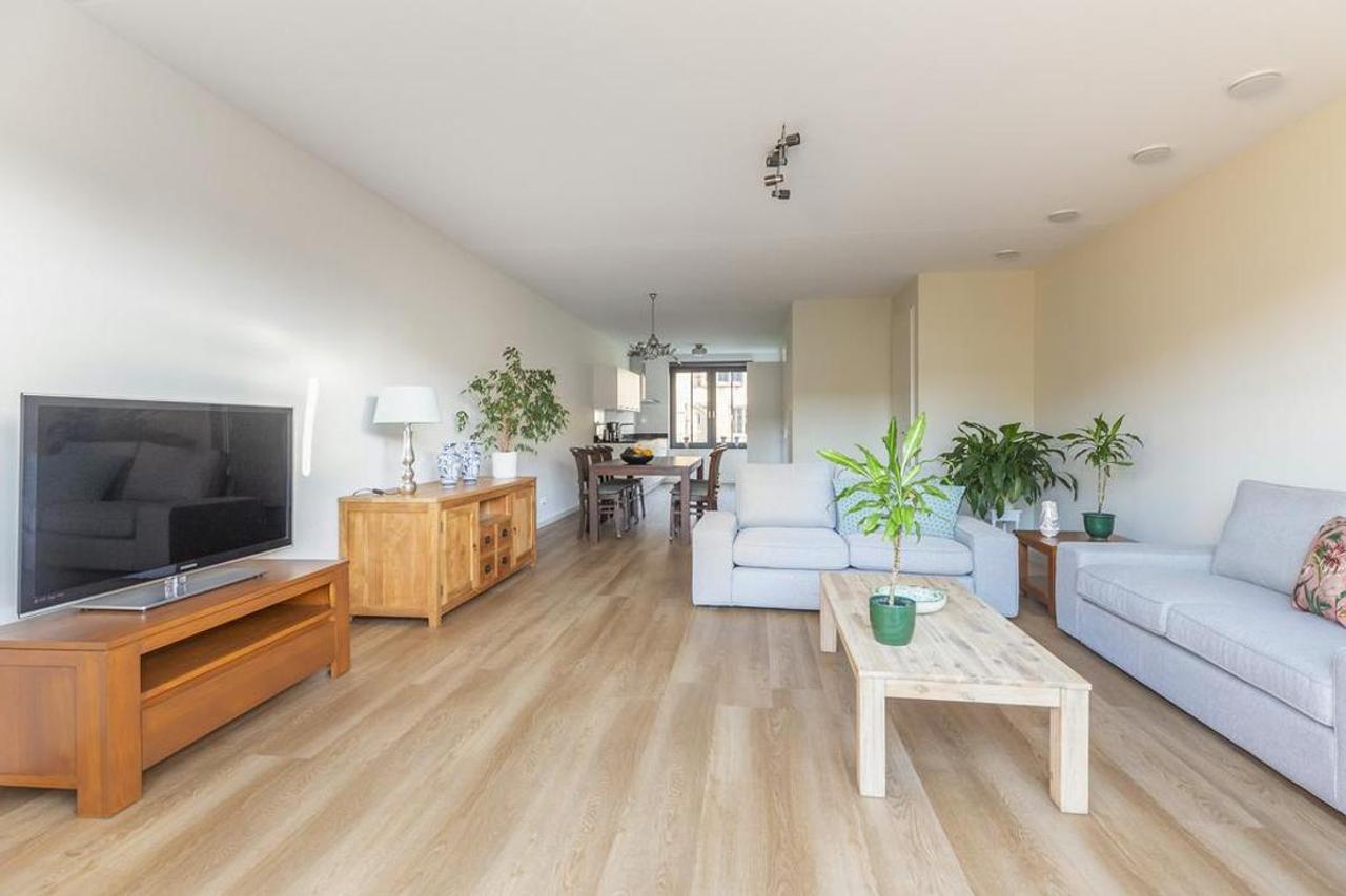 159 m² woonruimte met vijf slaapkamers - Afbeelding 3