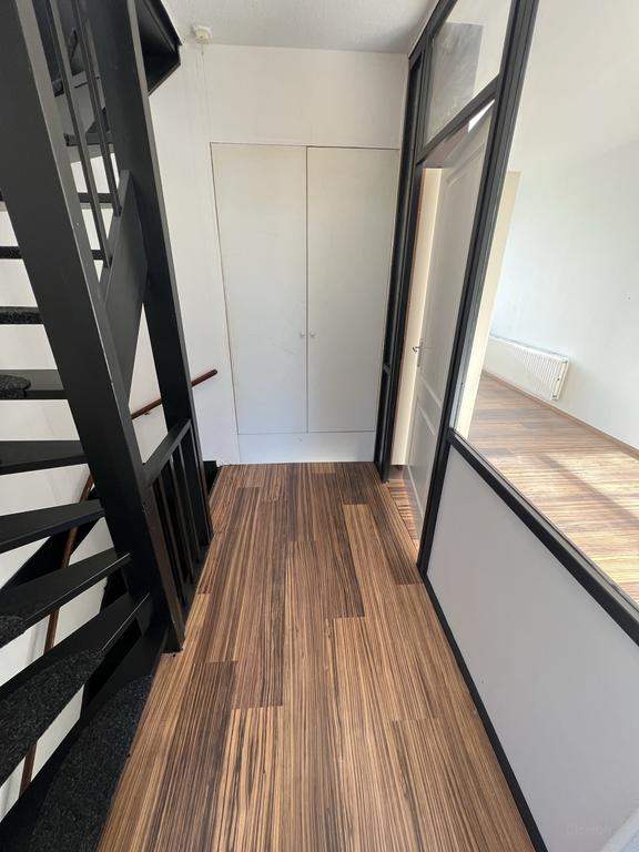 Vijf slaapkamers, twee keukens en een tuin - Afbeelding 10