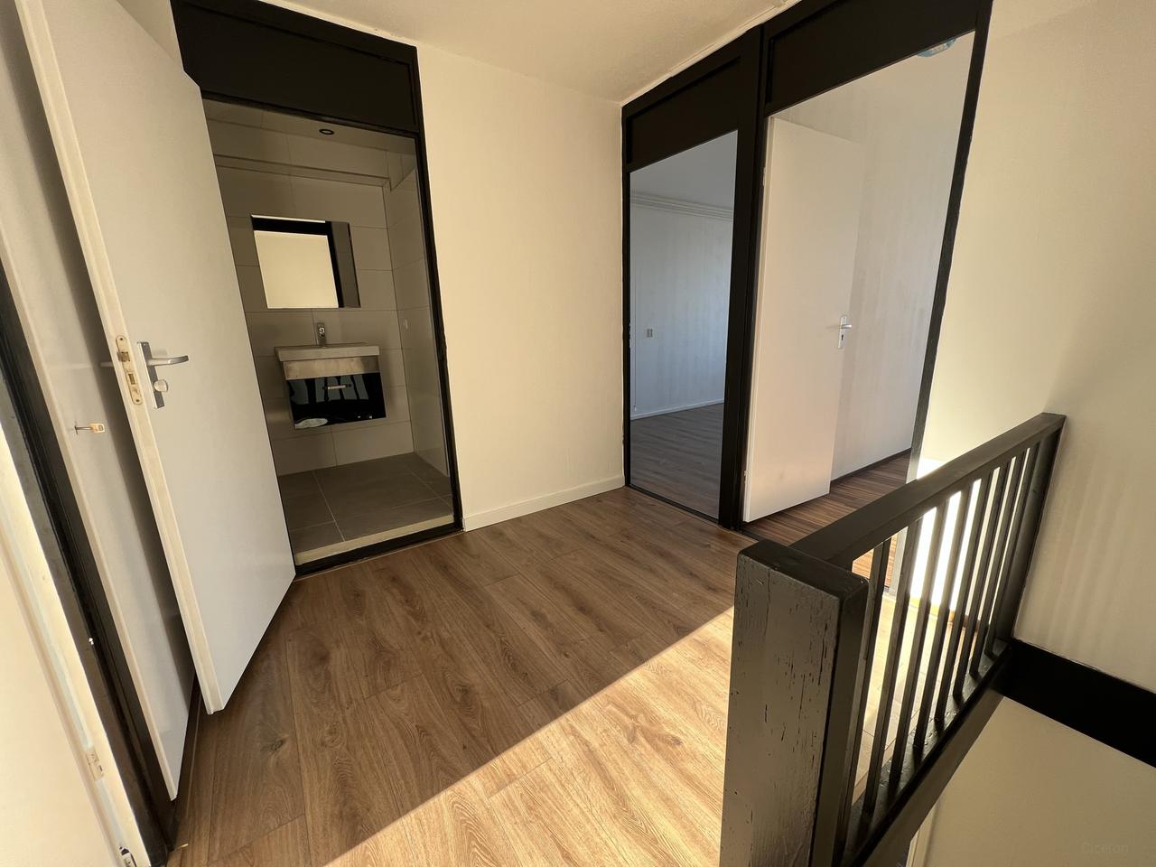 Vijf slaapkamers, twee keukens en een tuin - Afbeelding 17