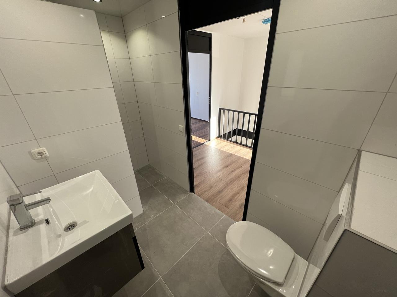 Vijf slaapkamers, twee keukens en een tuin - Afbeelding 21