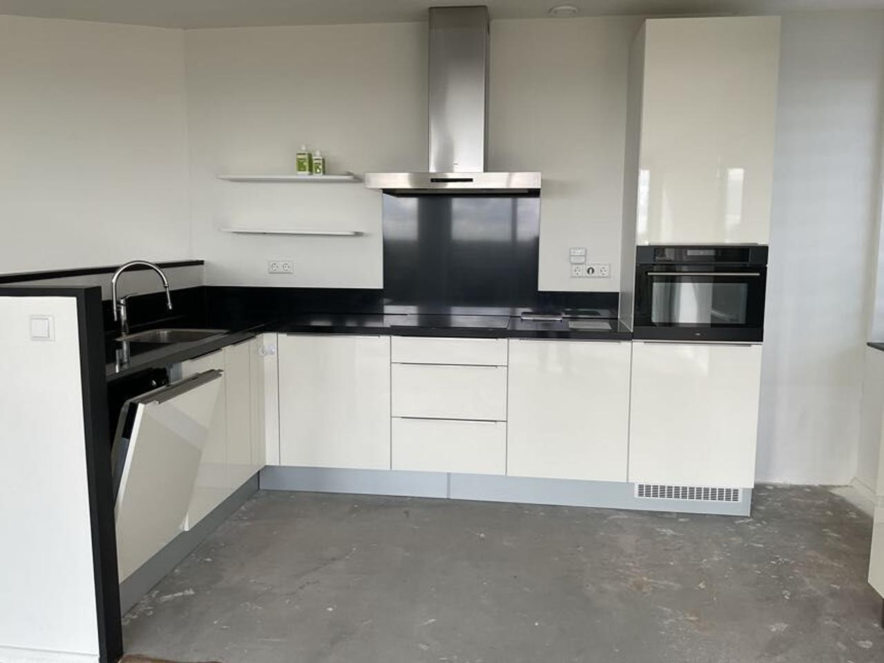105 m² huurappartement met balkon - Afbeelding 1