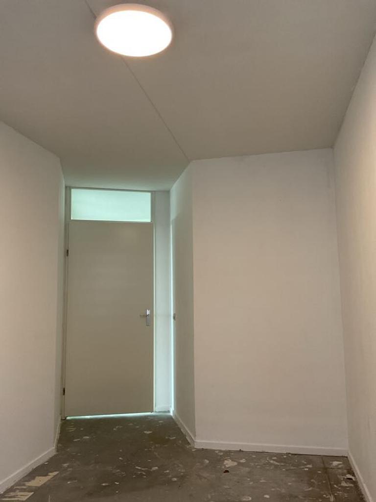 105 m² huurappartement met balkon - Afbeelding 2