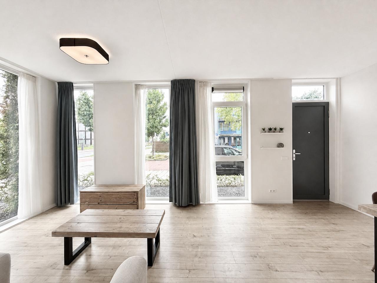 117 m² with Three Bedrooms and Balcony - Image 4