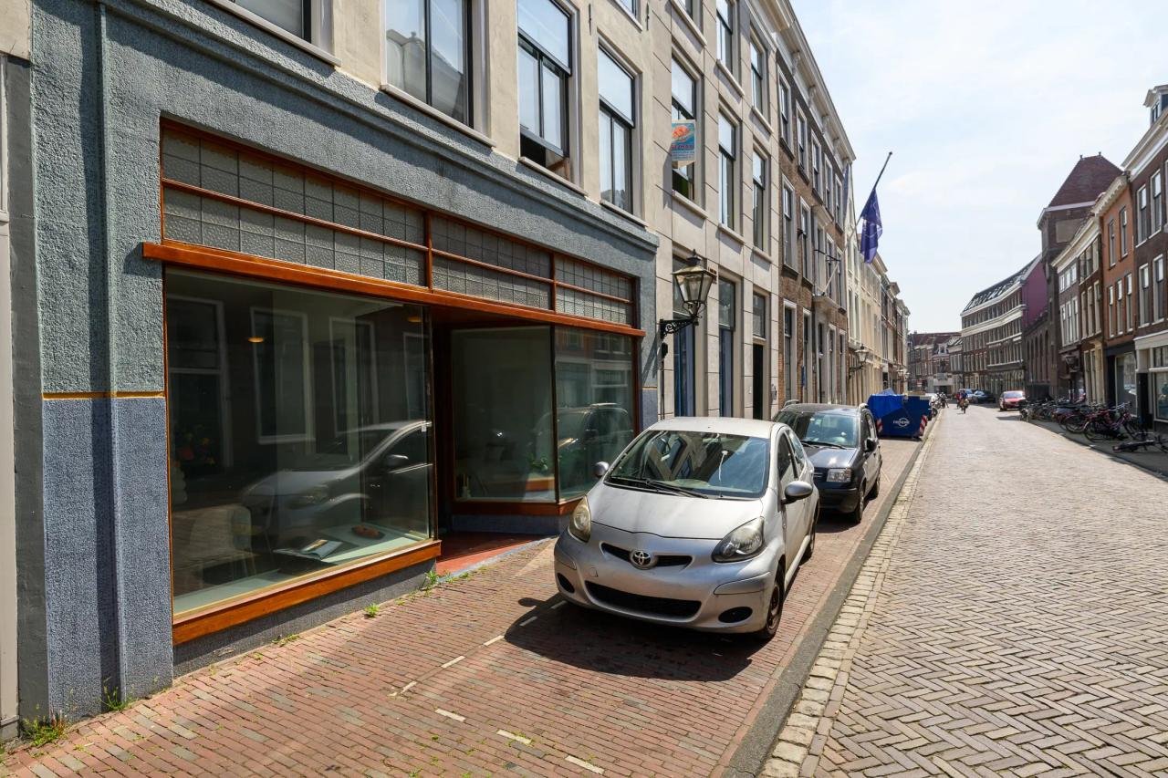 78 m² Ground-Floor Apartment with 2 Bedrooms - Image 1