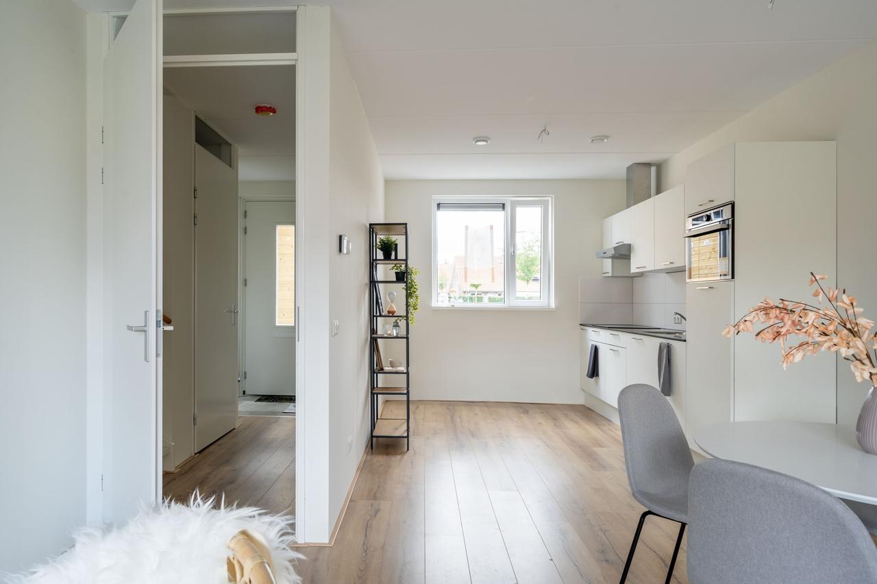 Energy-efficient waterfront living in Wapenveld - Image 8