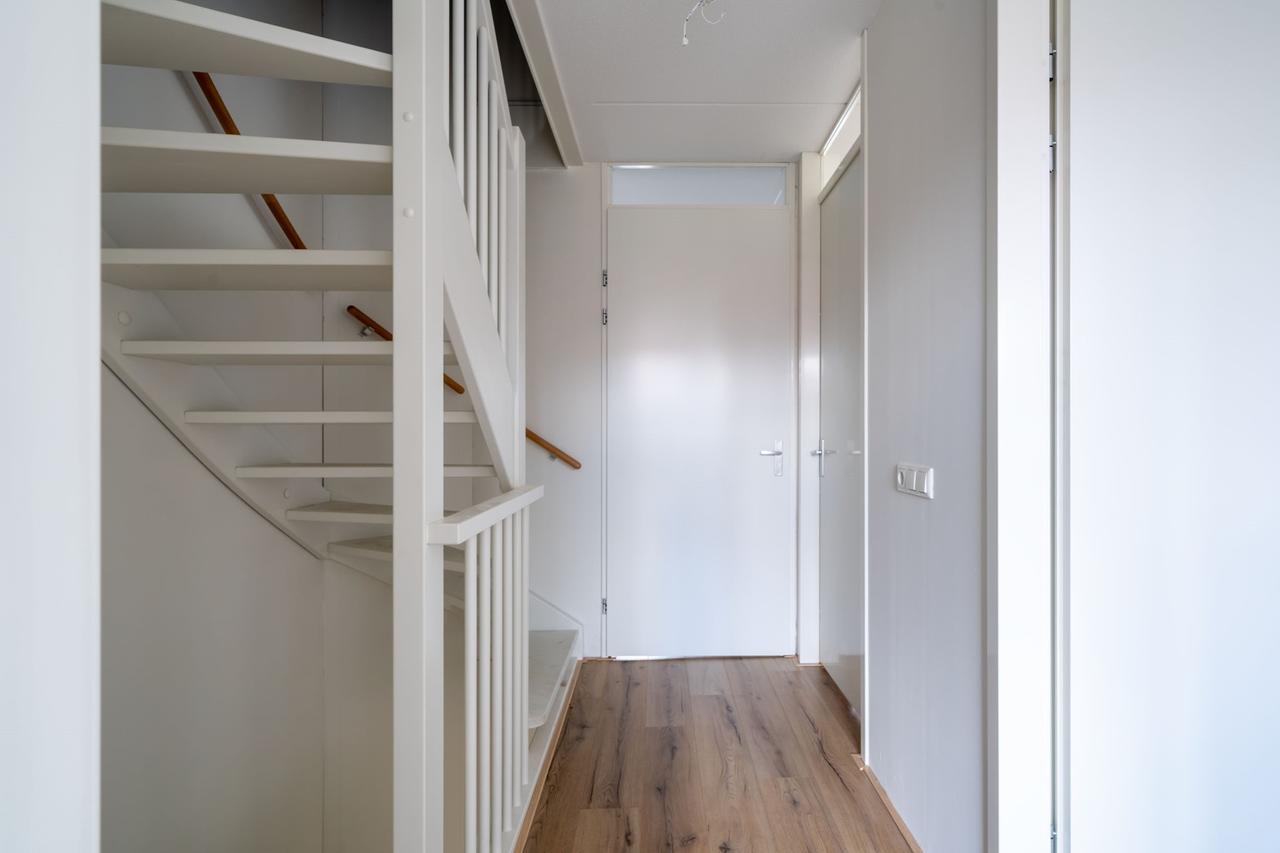 Energy-efficient waterfront living in Wapenveld - Image 13
