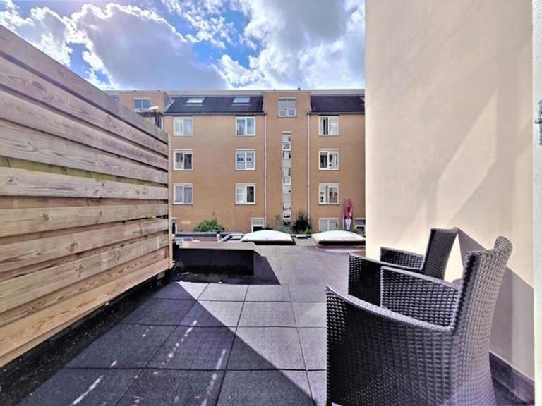 55 m² Home with South-Facing Terrace in De Pijp - Image 5