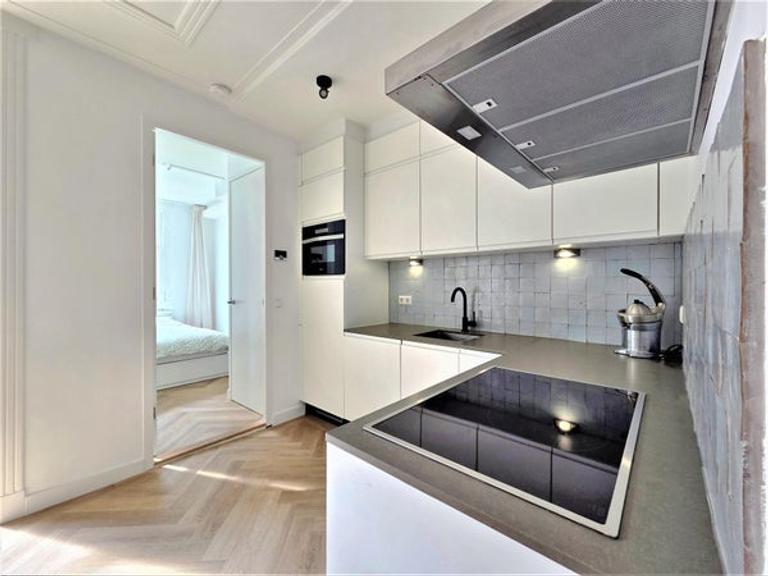55 m² Home with South-Facing Terrace in De Pijp - Image 13