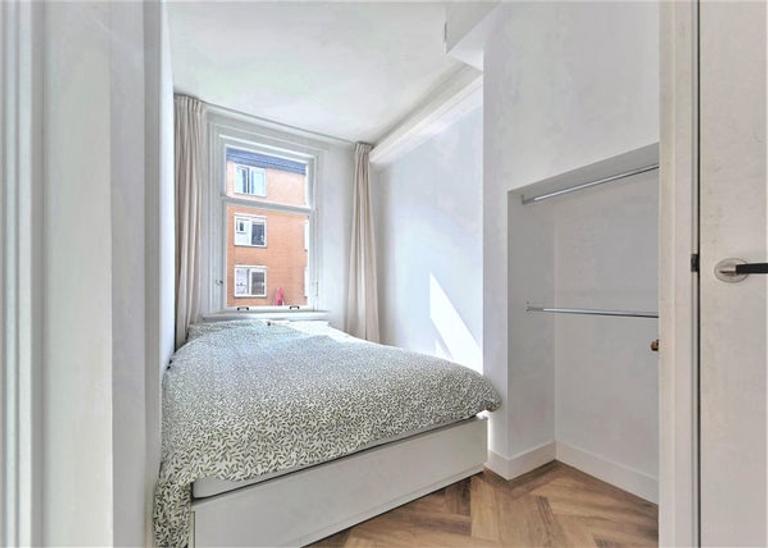 55 m² Home with South-Facing Terrace in De Pijp - Image 16