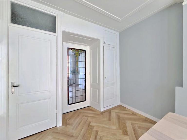 55 m² Home with South-Facing Terrace in De Pijp - Image 20
