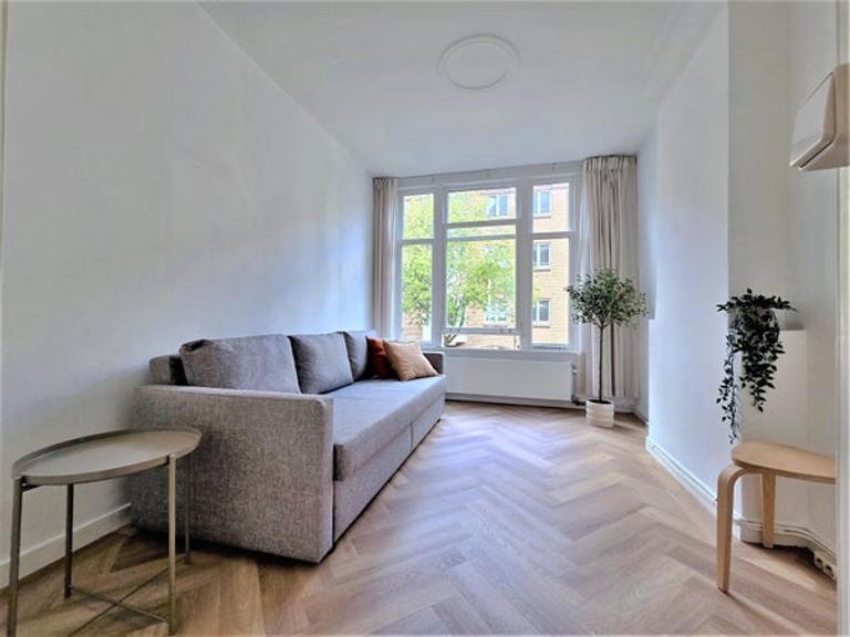 55 m² Home with South-Facing Terrace in De Pijp - Image 21
