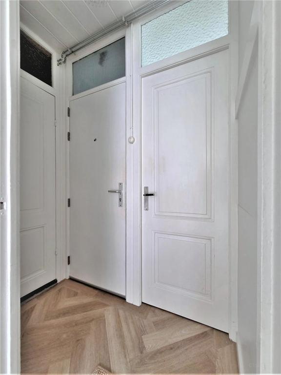 55 m² Home with South-Facing Terrace in De Pijp - Image 27