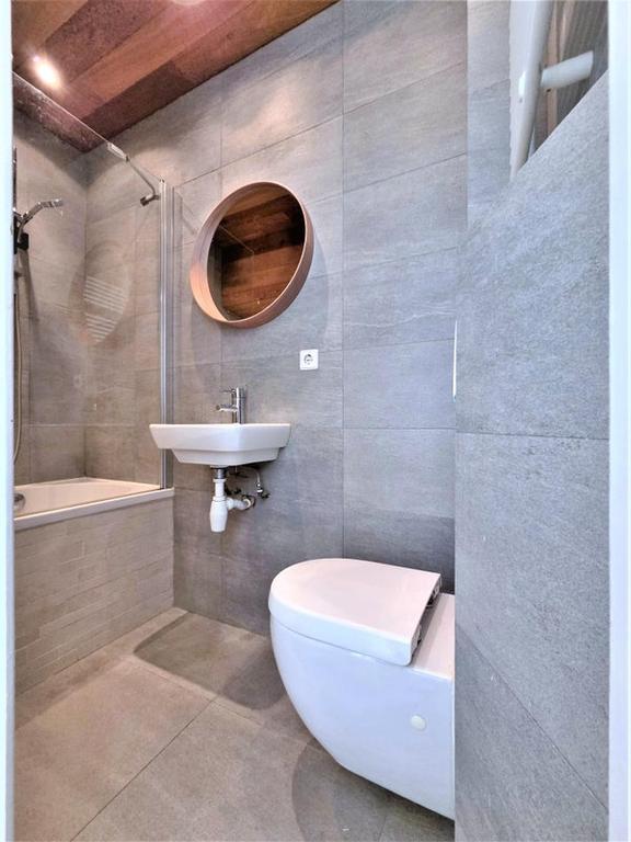 55 m² Home with South-Facing Terrace in De Pijp - Image 29