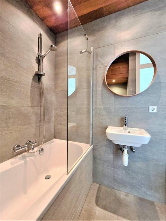 55 m² Home with South-Facing Terrace in De Pijp - Image 30
