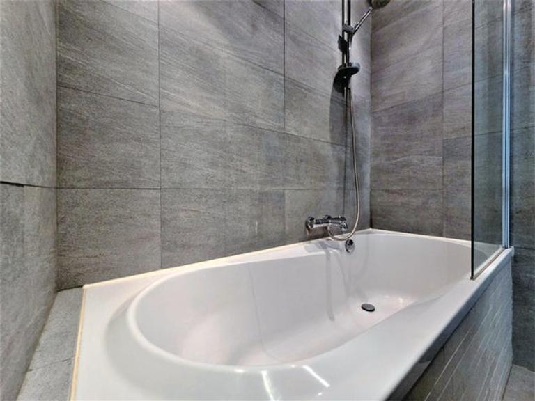 55 m² Home with South-Facing Terrace in De Pijp - Image 32