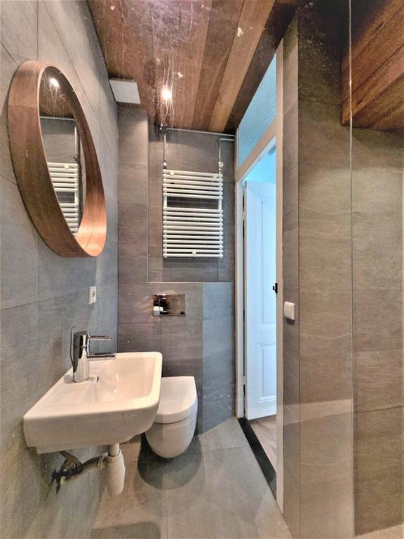 55 m² Home with South-Facing Terrace in De Pijp - Image 35