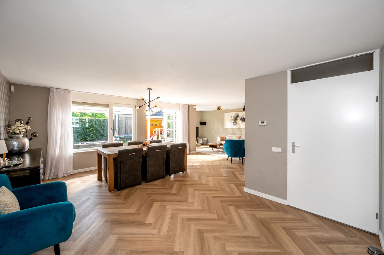 175 m² gemeubileerd met tuin en parking - Afbeelding 7