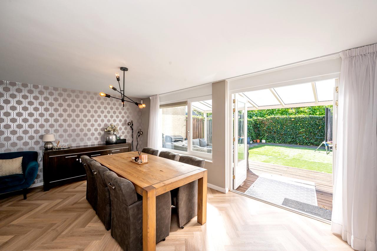 175 m² gemeubileerd met tuin en parking - Afbeelding 10