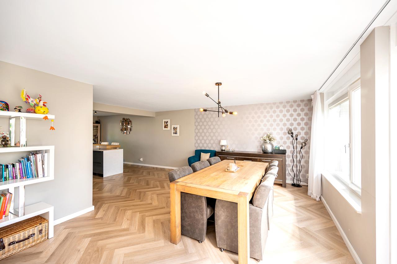 175 m² gemeubileerd met tuin en parking - Afbeelding 13