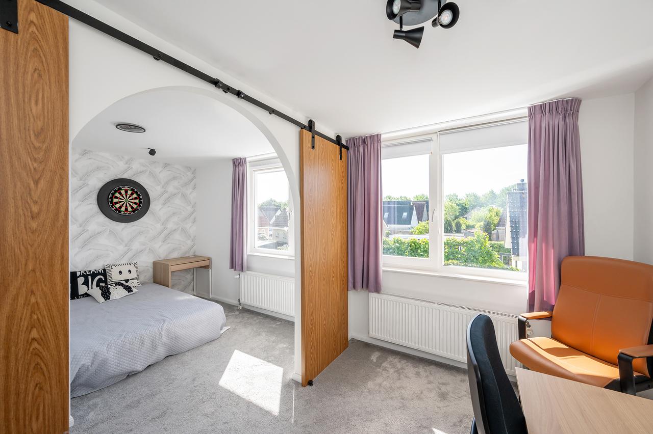 175 m² gemeubileerd met tuin en parking - Afbeelding 30