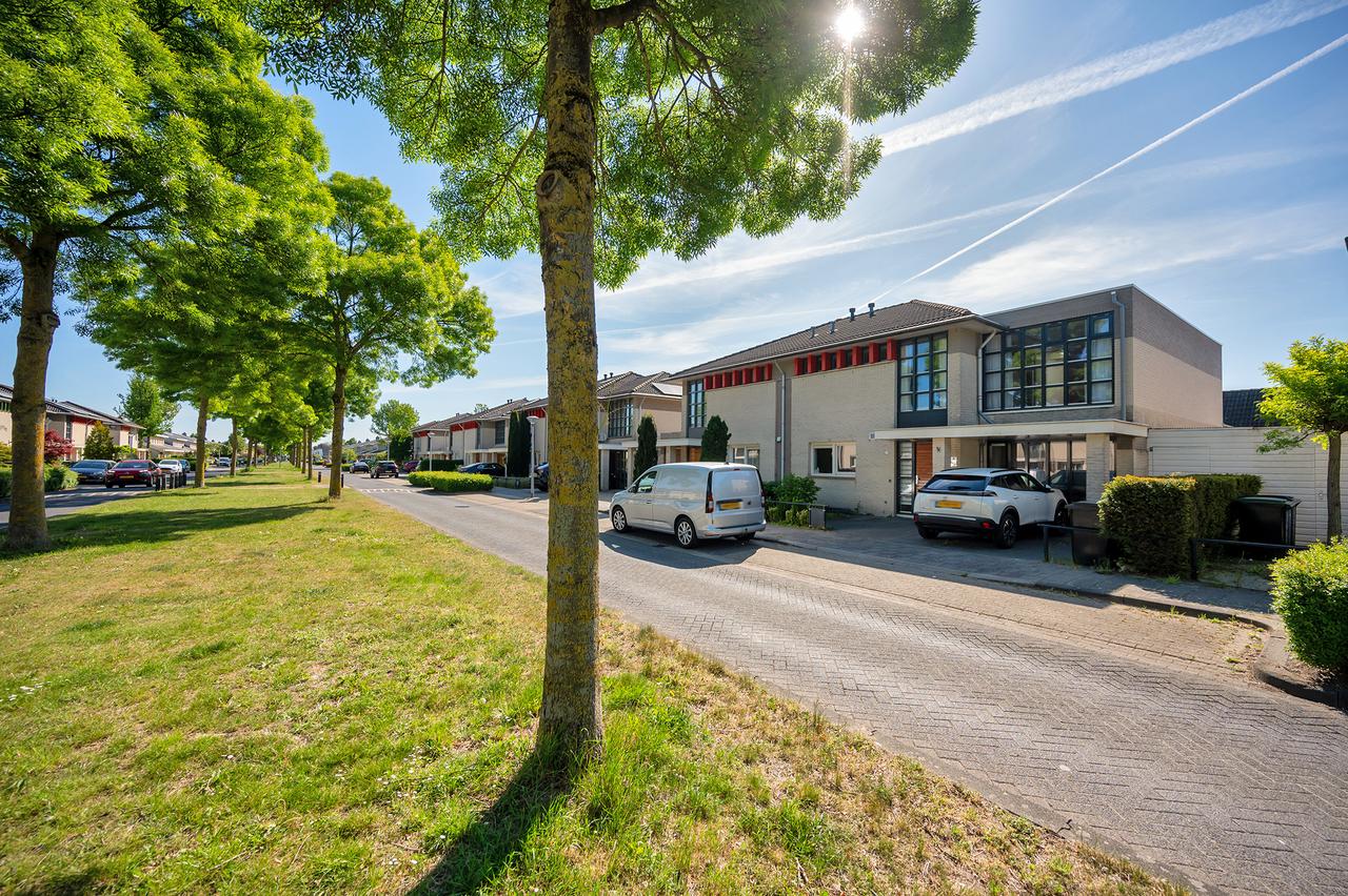 175 m² gemeubileerd met tuin en parking - Afbeelding 38