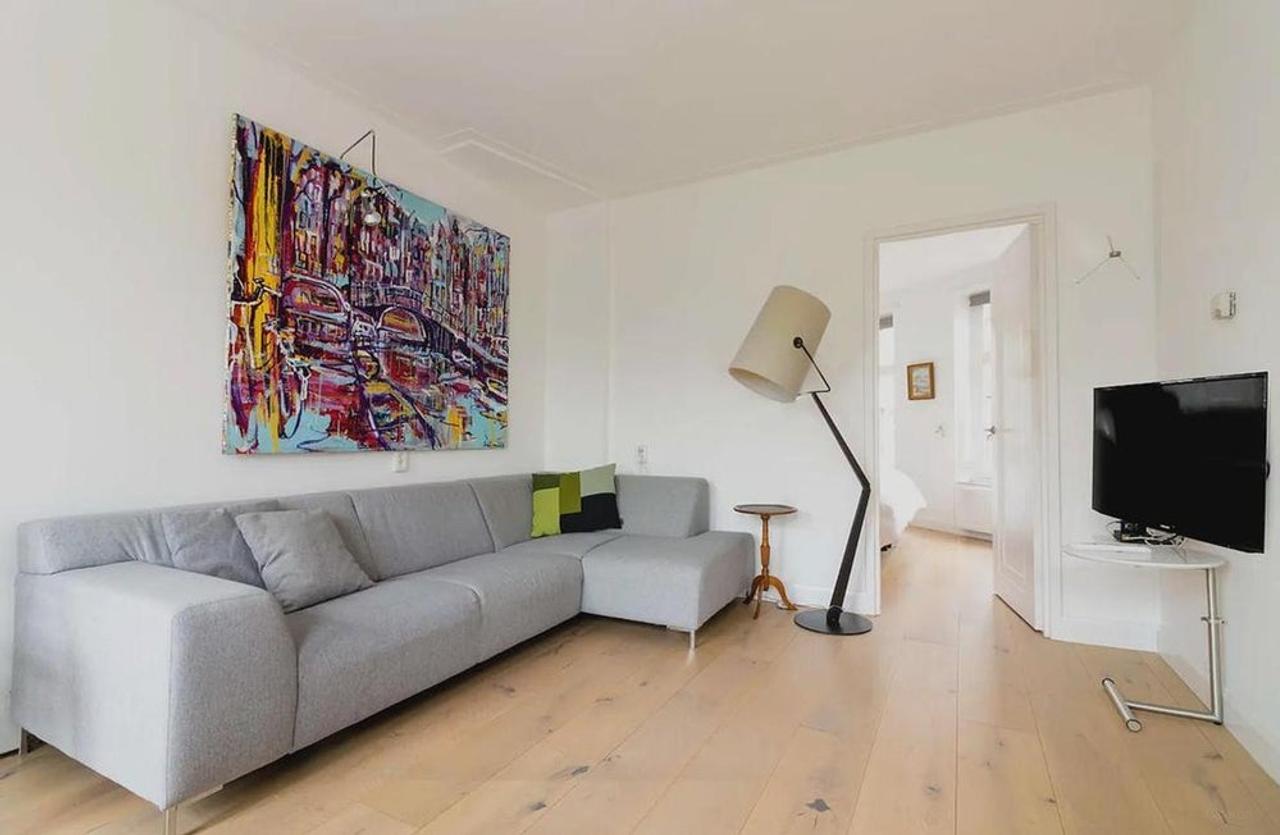 Furnished 2-Bedroom Apartment by the Canal - Image 2