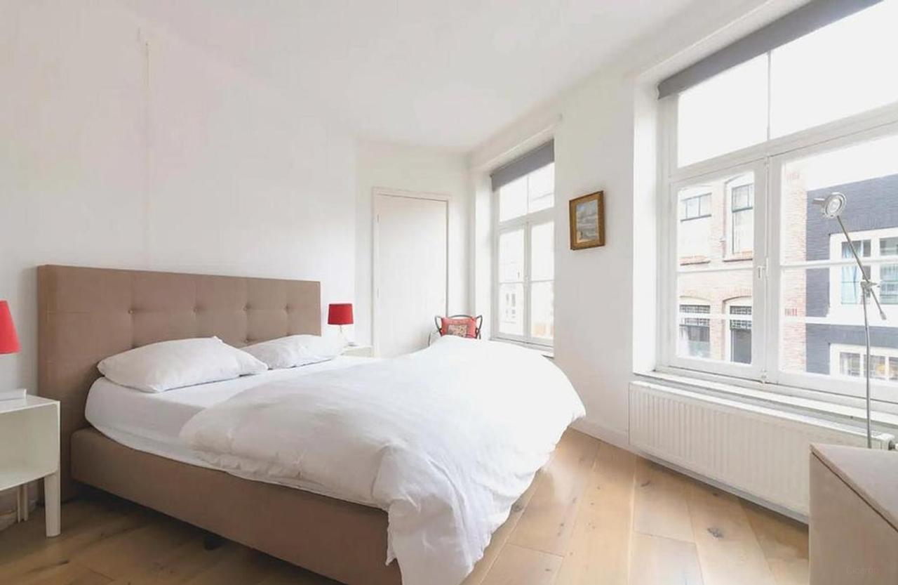 Furnished 2-Bedroom Apartment by the Canal - Image 6