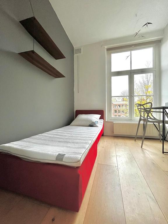 Furnished 2-Bedroom Apartment by the Canal - Image 7