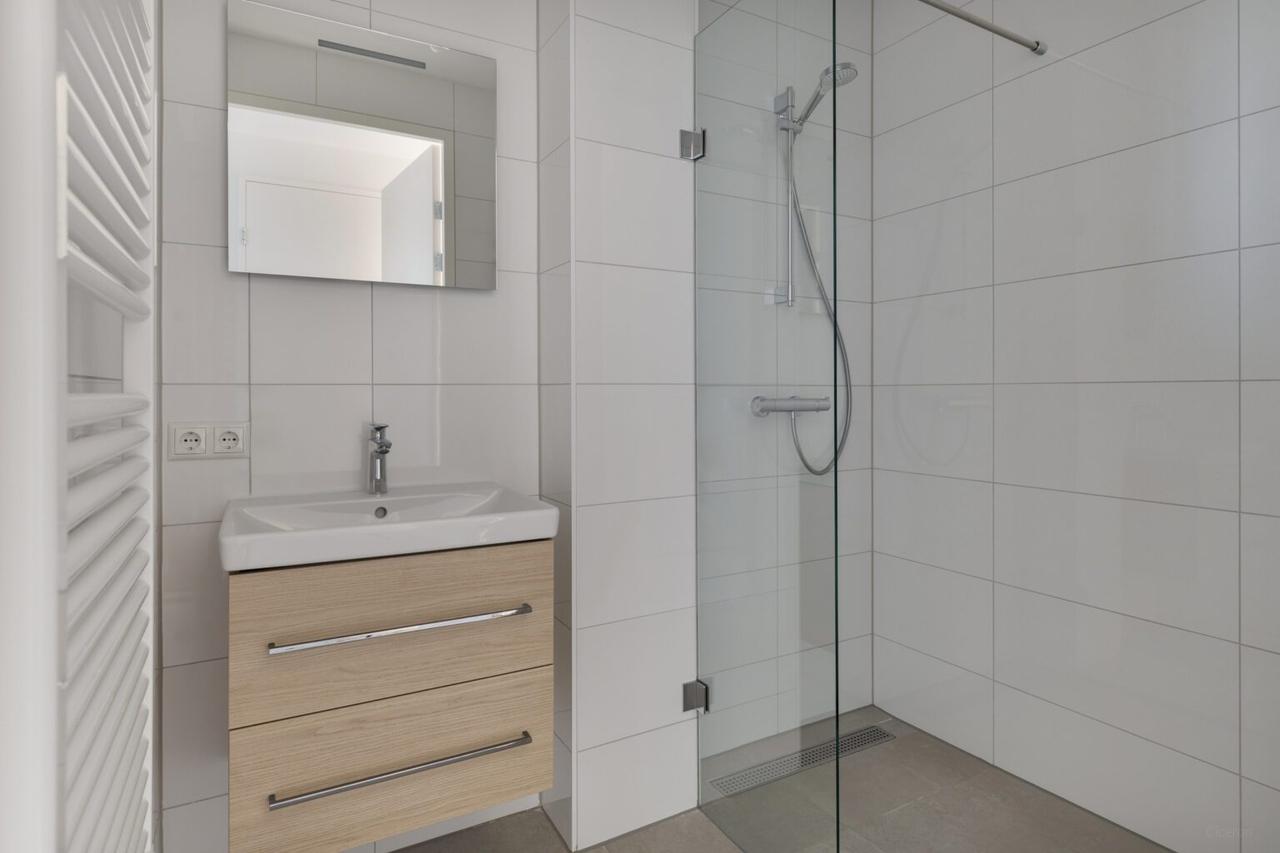 Energy-efficient 2-bedroom near Sloterdijk - Image 11