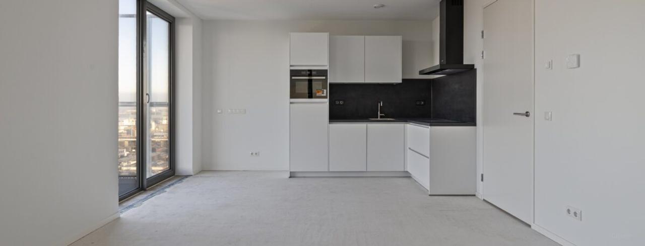 70 m² Living with Balcony on 18th Floor - Image 2