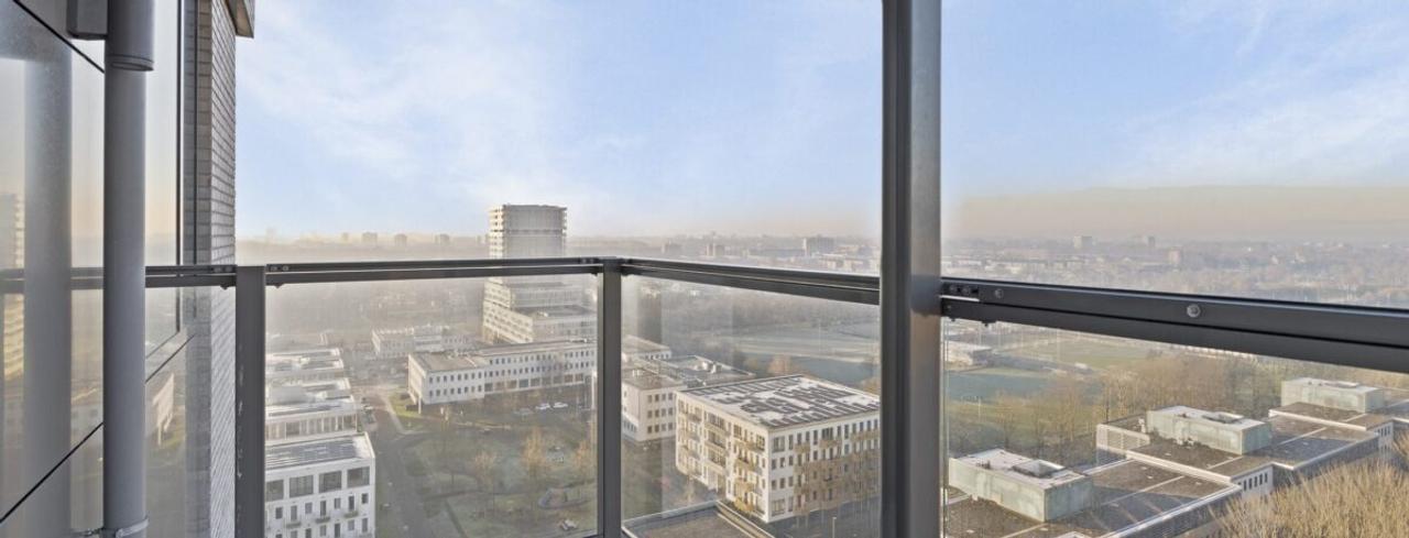 70 m² Living with Balcony on 18th Floor - Image 3