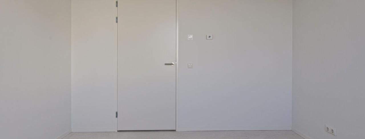 70 m² Living with Balcony on 18th Floor - Image 8