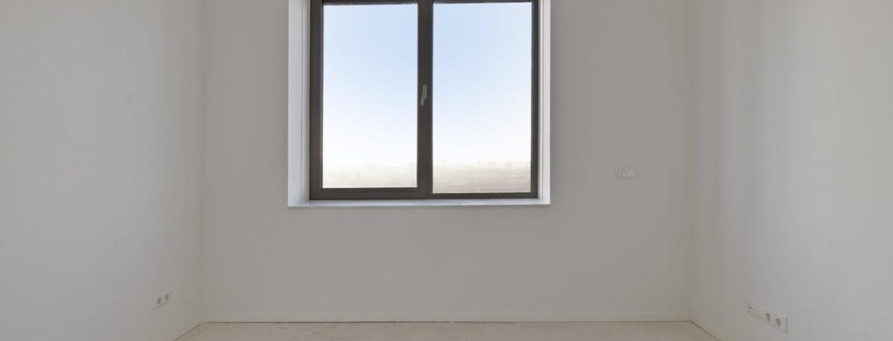 70 m² Living with Balcony on 18th Floor - Image 9