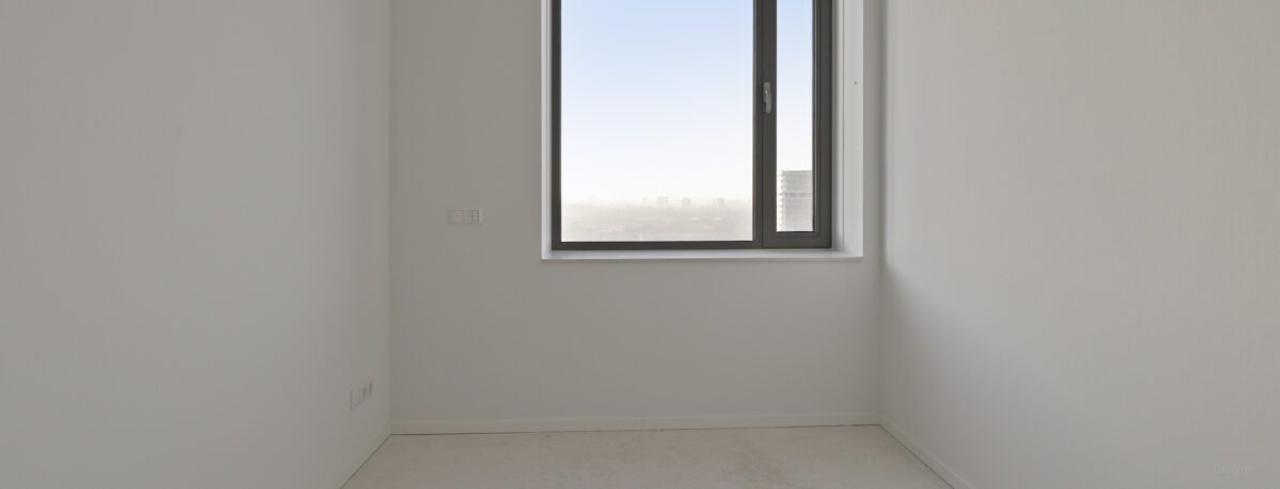 70 m² Living with Balcony on 18th Floor - Image 11