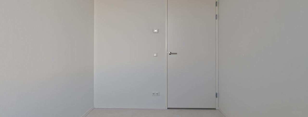 70 m² Living with Balcony on 18th Floor - Image 12