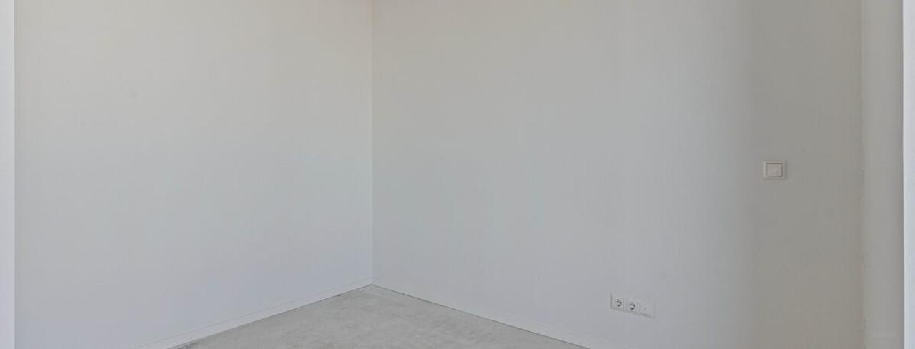 Views and balcony on the 11th floor - Image 7