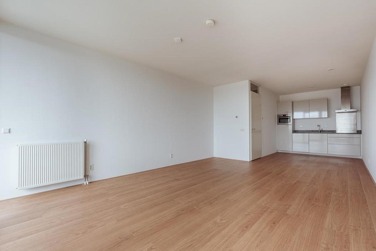 73 m² with west-facing balcony and A+ rating - Image 1