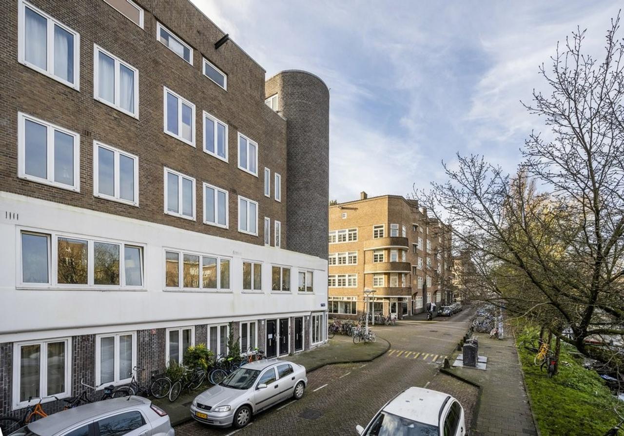 Three Bedrooms on Amstelkade - Image 1