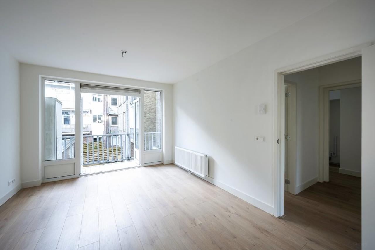 Three Bedrooms on Amstelkade - Image 3