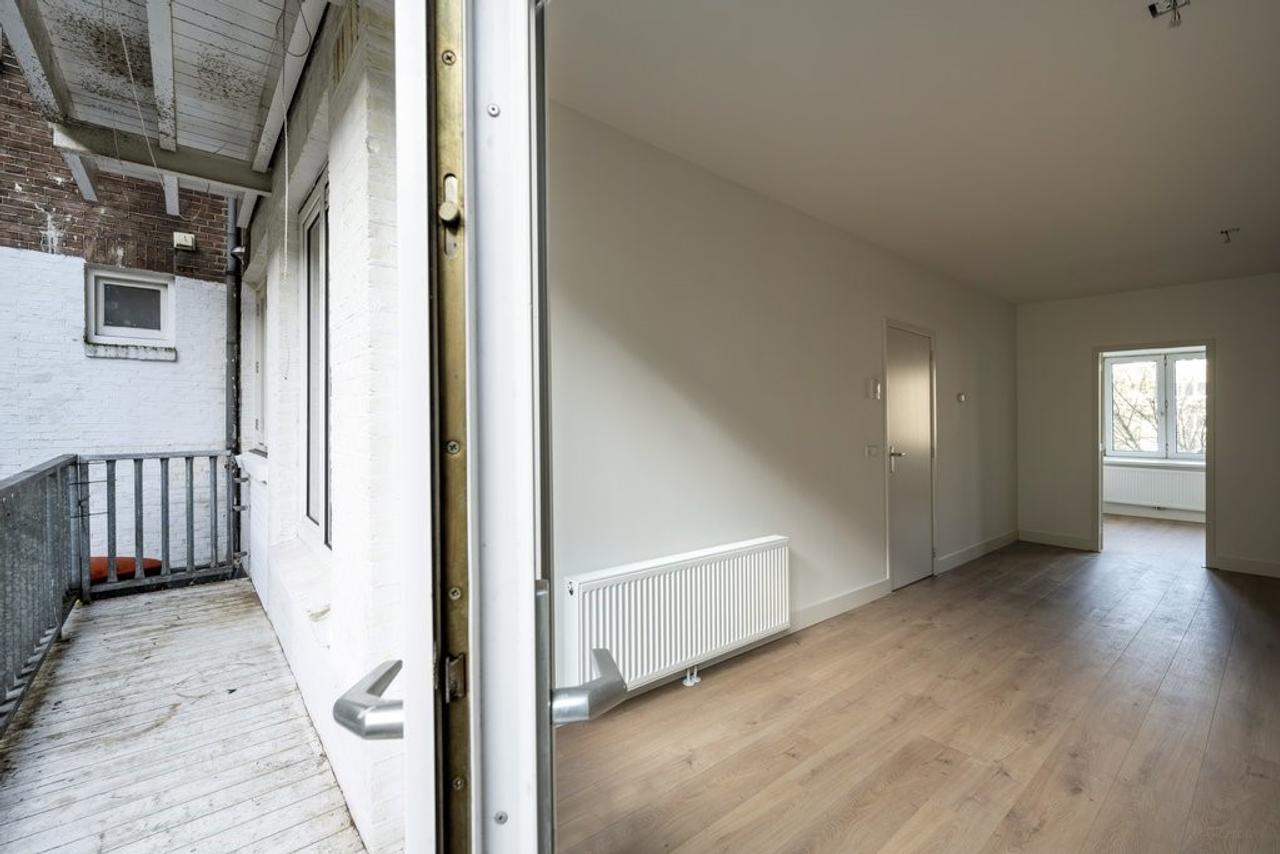 Three Bedrooms on Amstelkade - Image 6