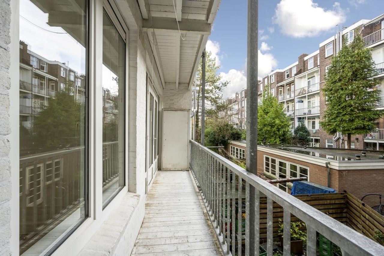 Three Bedrooms on Amstelkade - Image 7