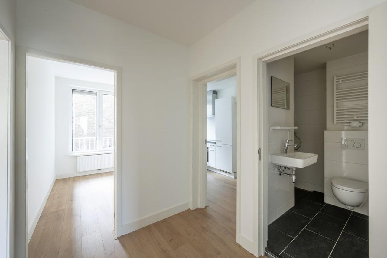 Three Bedrooms on Amstelkade - Image 12