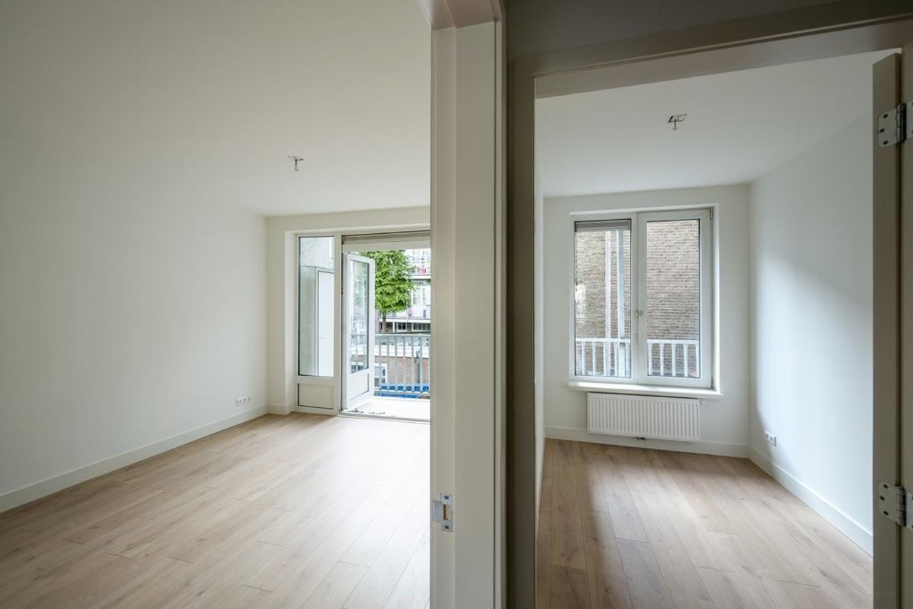 Three Bedrooms on Amstelkade - Image 13