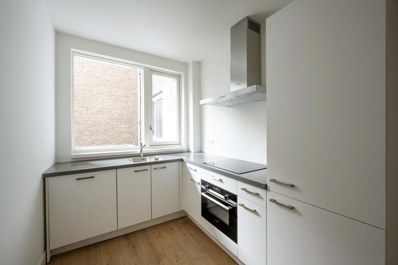Three Bedrooms on Amstelkade - Image 16