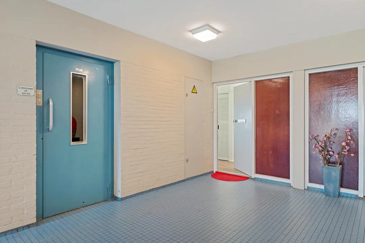 90 m² with Two Bedrooms and Balcony - Image 3
