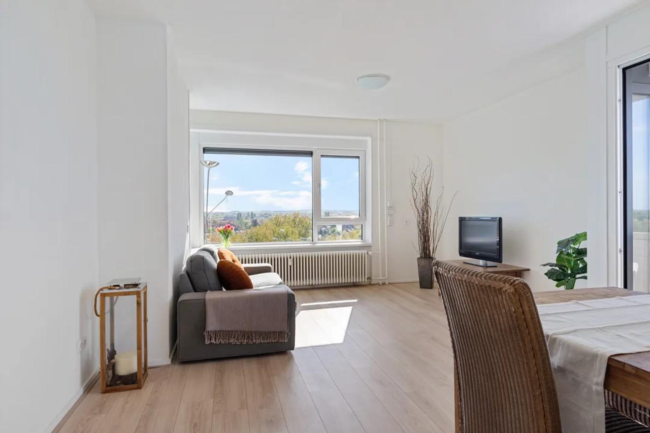 90 m² with Two Bedrooms and Balcony - Image 5