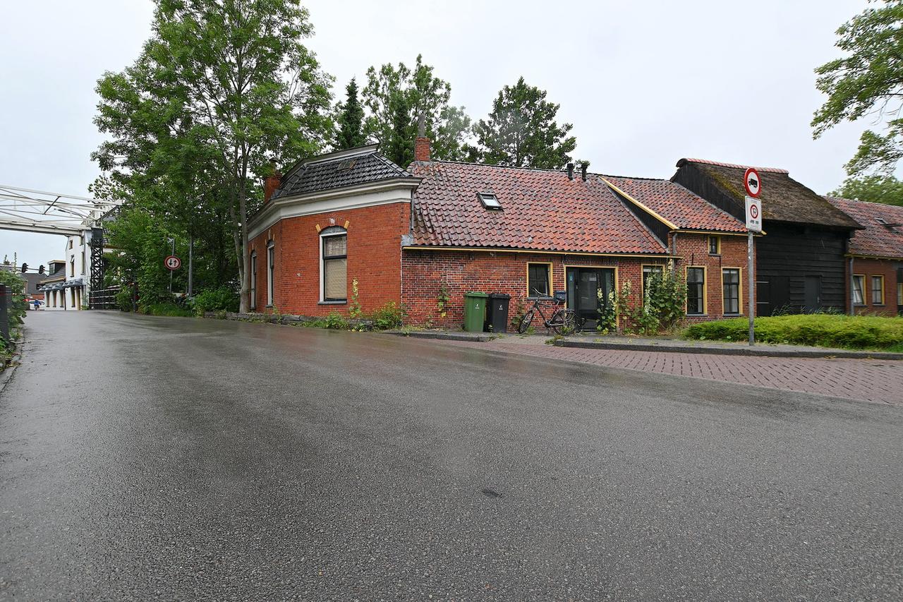 100 m² met twee slaapkamers en tuin - Afbeelding 1
